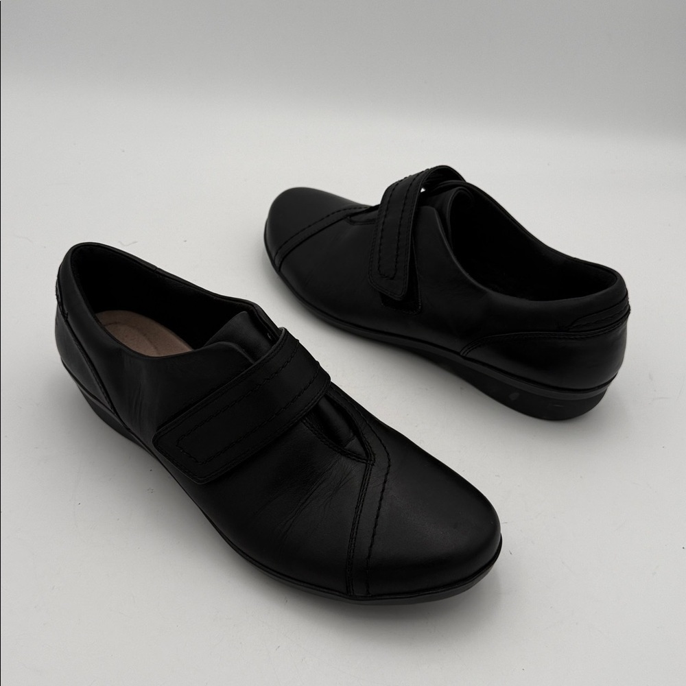 Clarks Black Leather Slip-On Shoes comfort women 12M office casual retro cushion